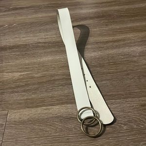Aritizia white classic belt